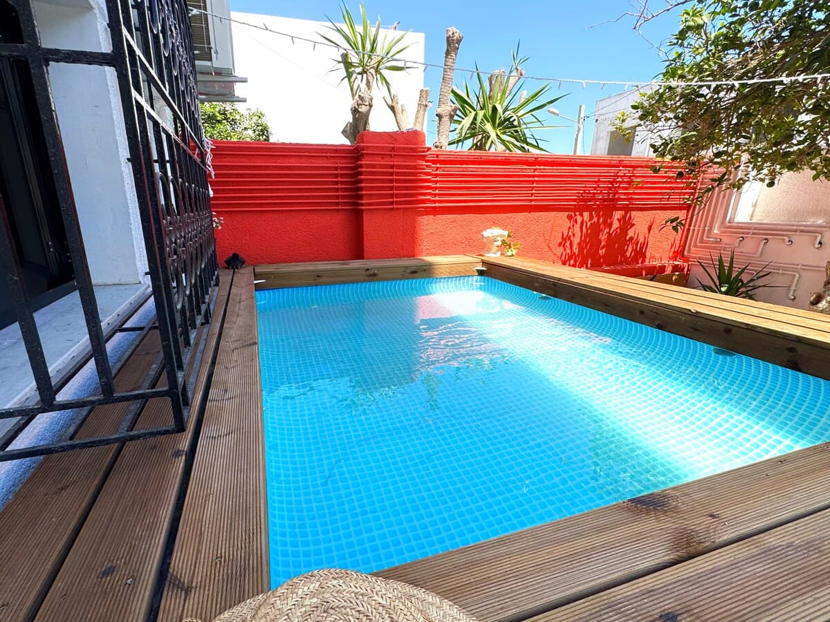 Private pool by the beach - image 4