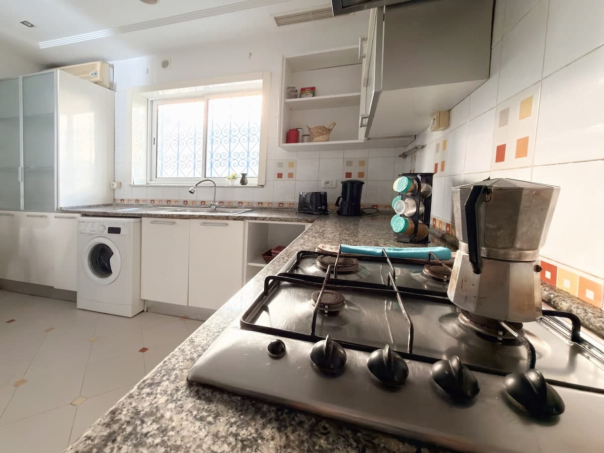 Sunny 4 room harbour and swimming pool at Marsa beach — Marsa Corniche · Photo 11