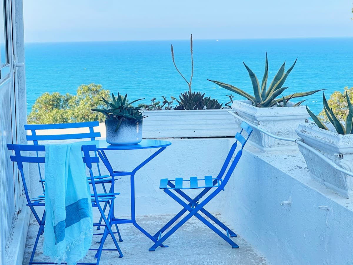 Absolute calm between the forest and the sea à la marsa — Marsa Corniche · Photo 15